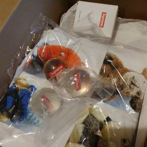 Supreme bouncy balls